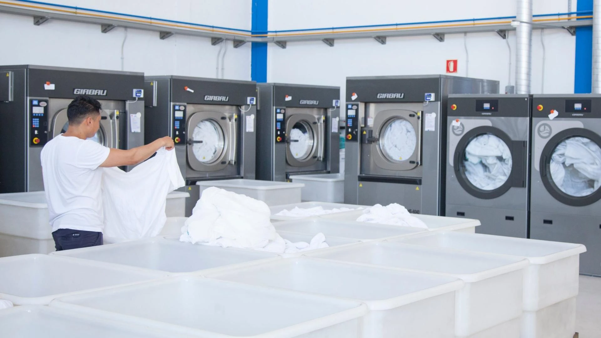 Laundry Factory Market size is expected to grow to USD 22,178.08 million by 2033