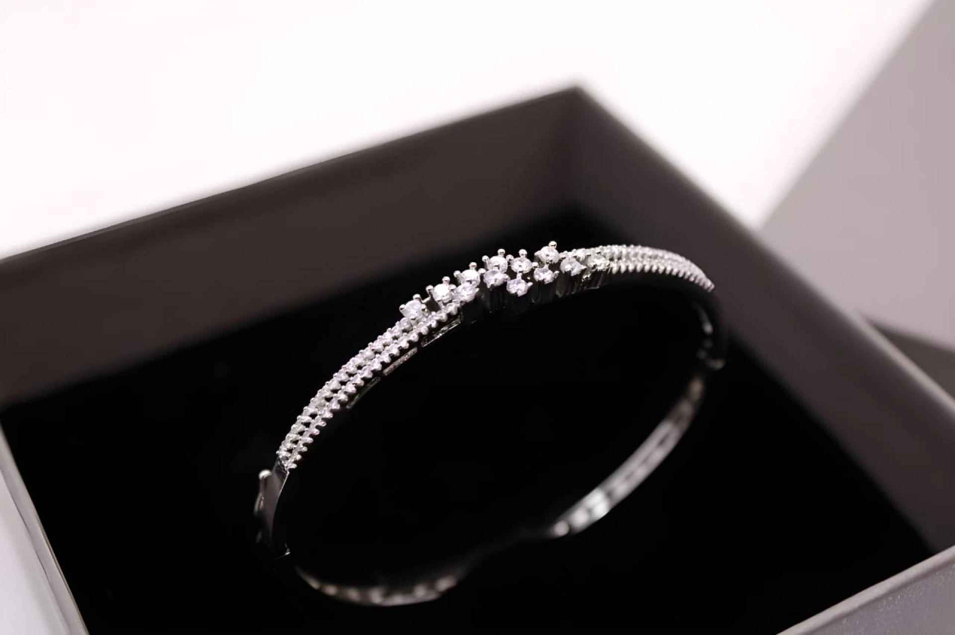 The Perfect Jewelry Gift Ideas for Mom by Veeves