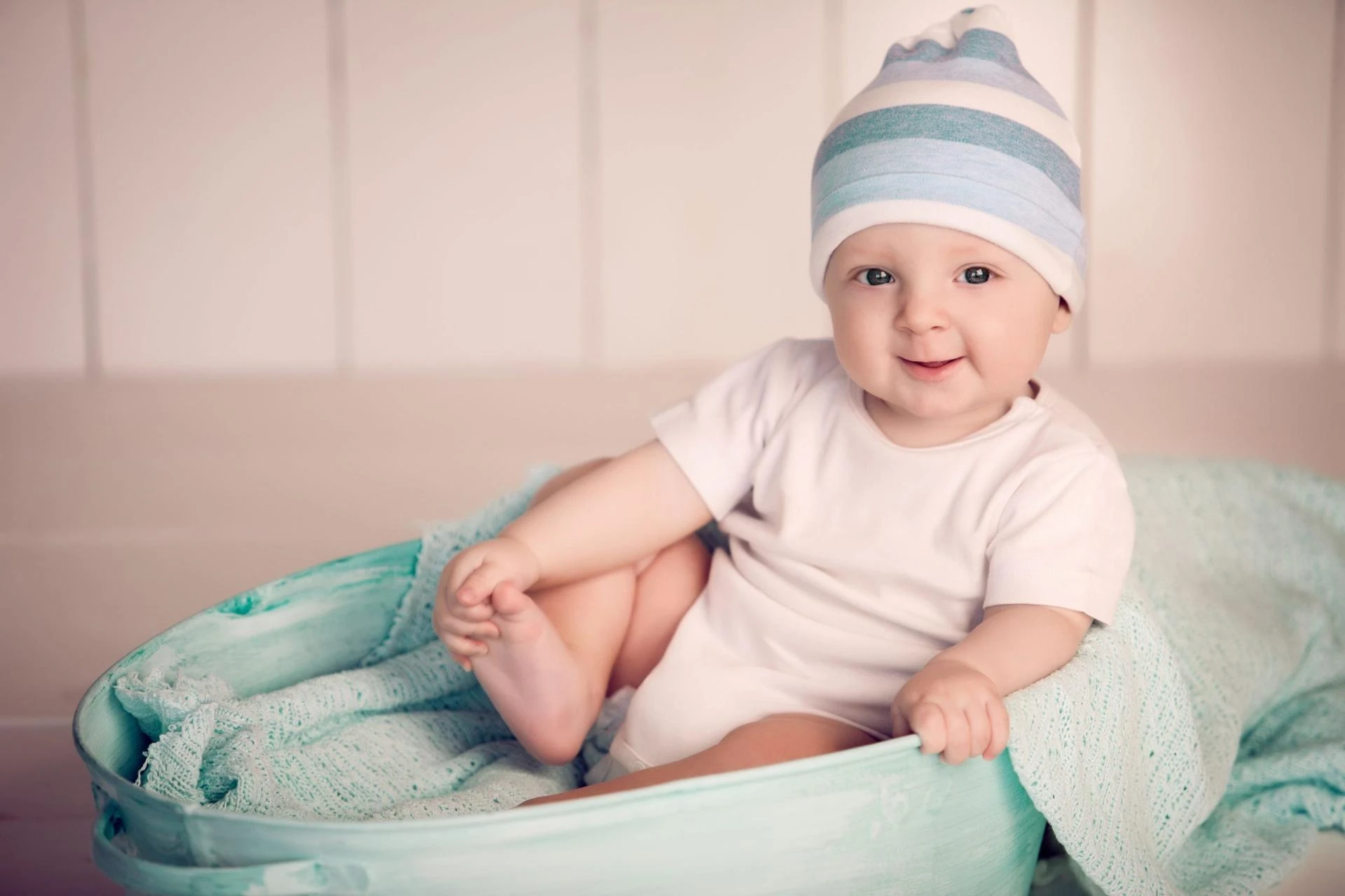 Customized Cuteness: Exploring the Best Places for Personalized Baby Rompers in Singapore
