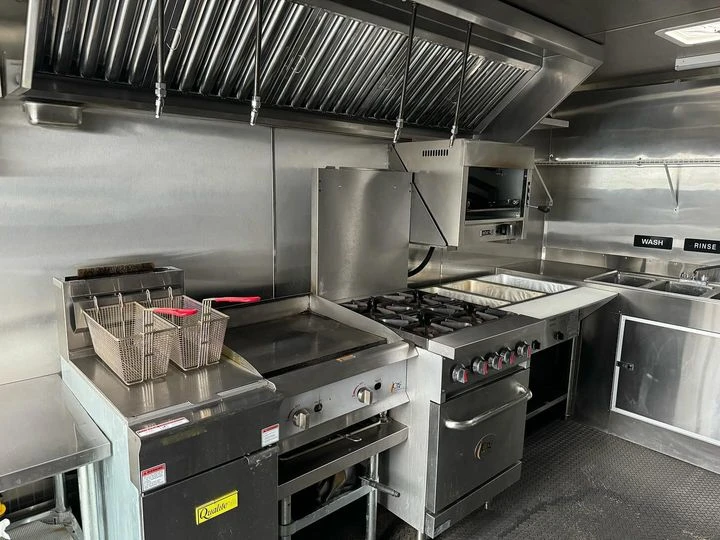 What's Pushing Big Brands to Start Food Truck Franchising?