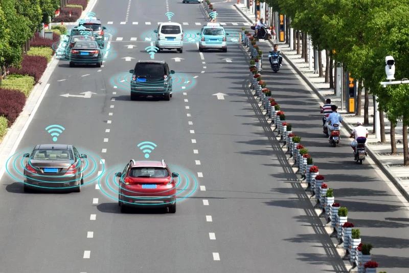 Smart Transportation Provides More Reliable Traffic Routes with Dynamic Traffic Signals and Laws