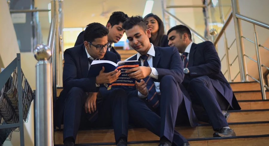 Benefits of pursuing PGDM courses from the top PGDM institute in India