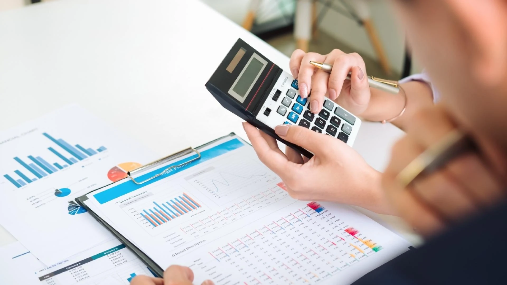 Calculate the vertices of the triangle using a triangle calculator