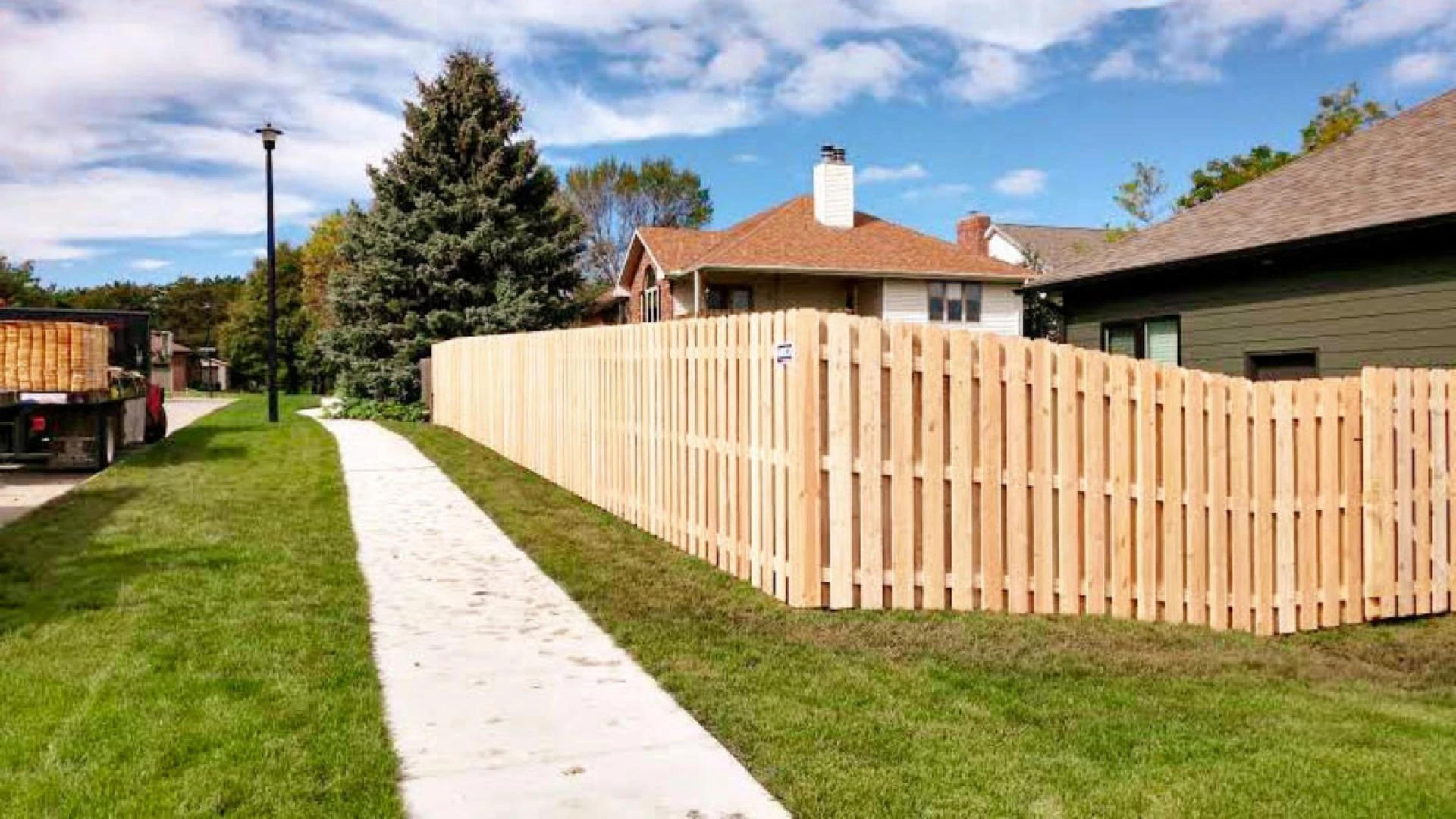 How To Hire A Fence Contractor?