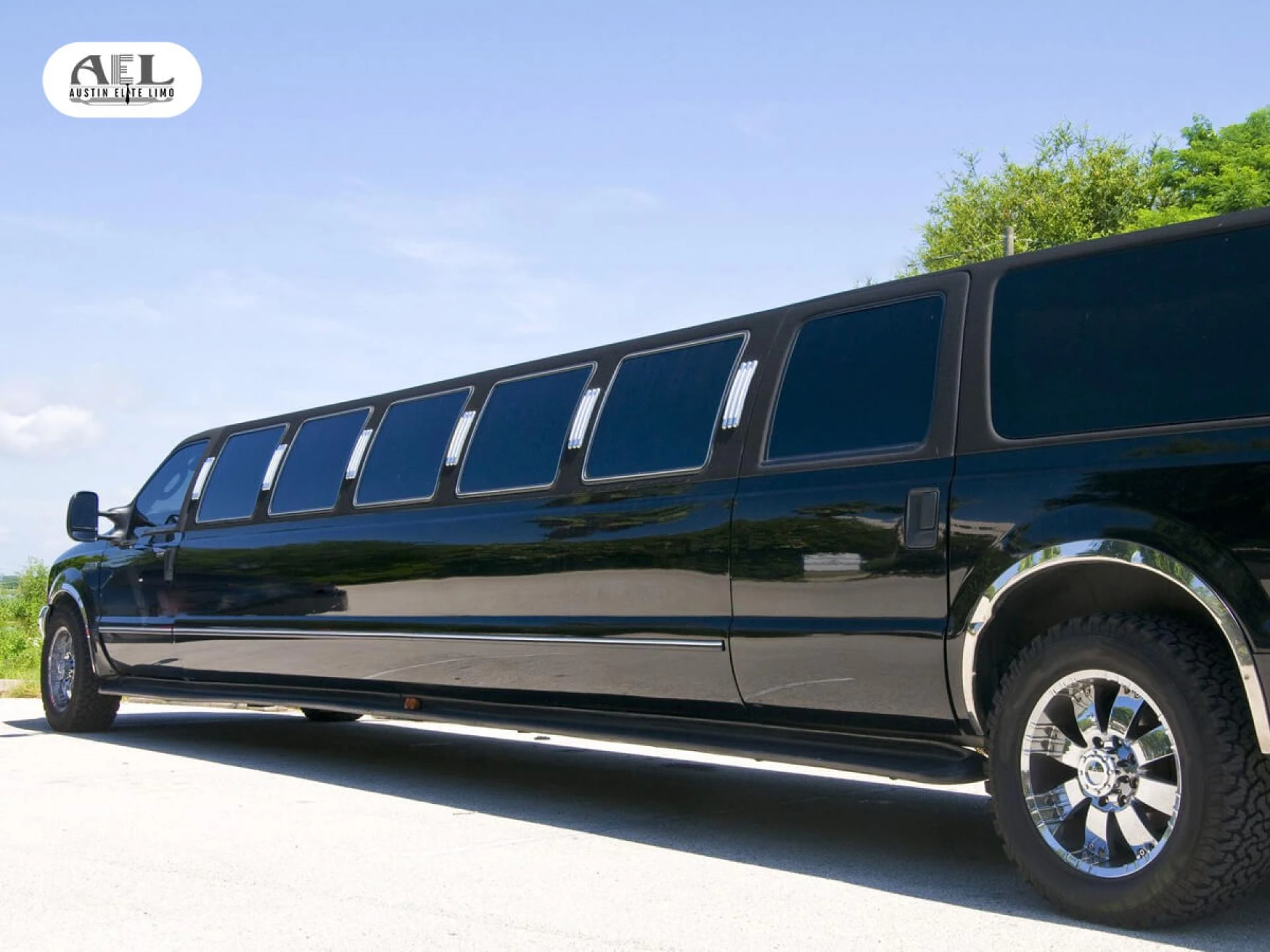 Luxury on Wheels: Exploring Executive Limo Services in San Antonio