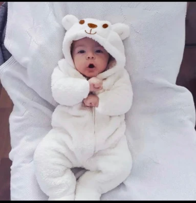 What are the most suitable fabrics of clothes for a newborn baby boy?