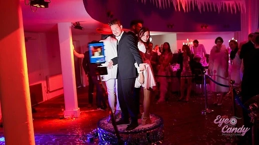 Benefits Of Photo Booth Rental For A Fun-Filled Party Event