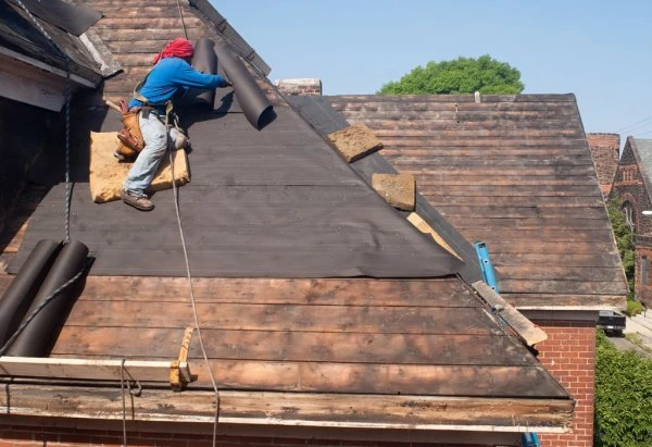 Roof Repair or Roof Replacement: How to Make the Right Choice