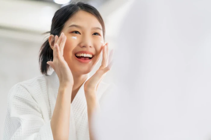 Mengungkap Rahasia Kulit Cerah dengan Cream Pemutih Wajah yang Aman