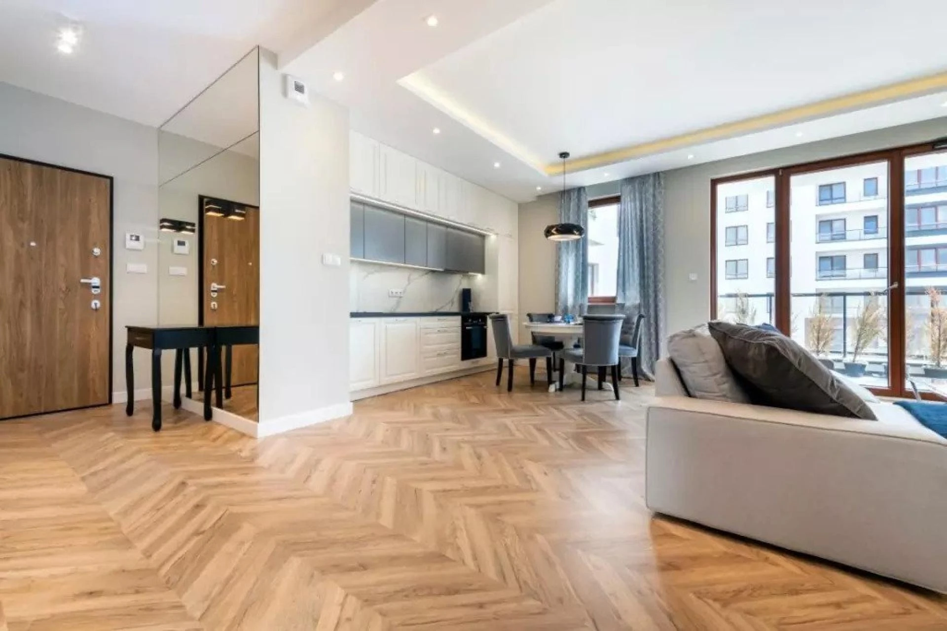 Relive Your Hardwood Floor By Giving It A New Shine