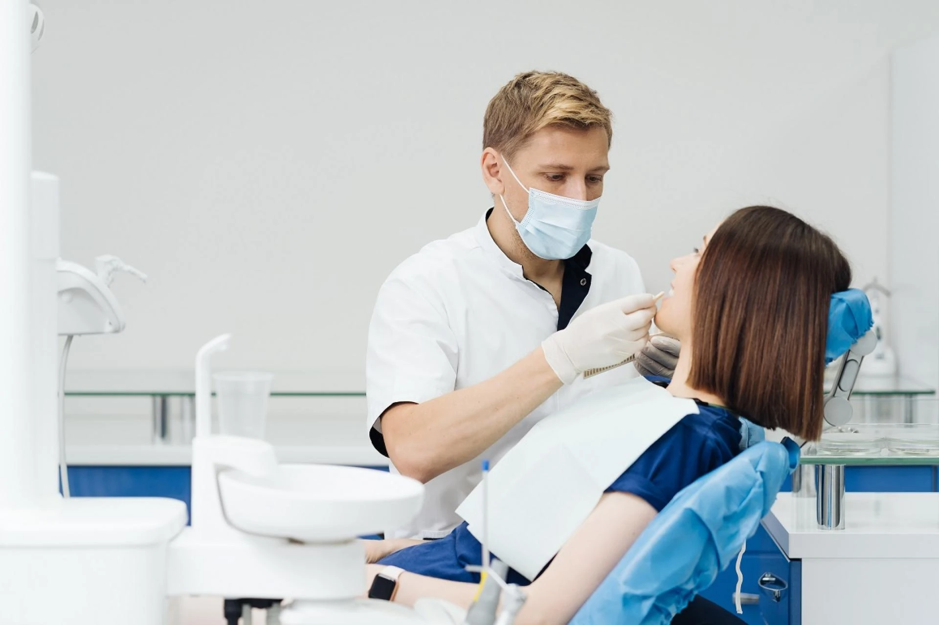 Porcelain Veneers : The Ultimate Guide to All Your Dental Problems