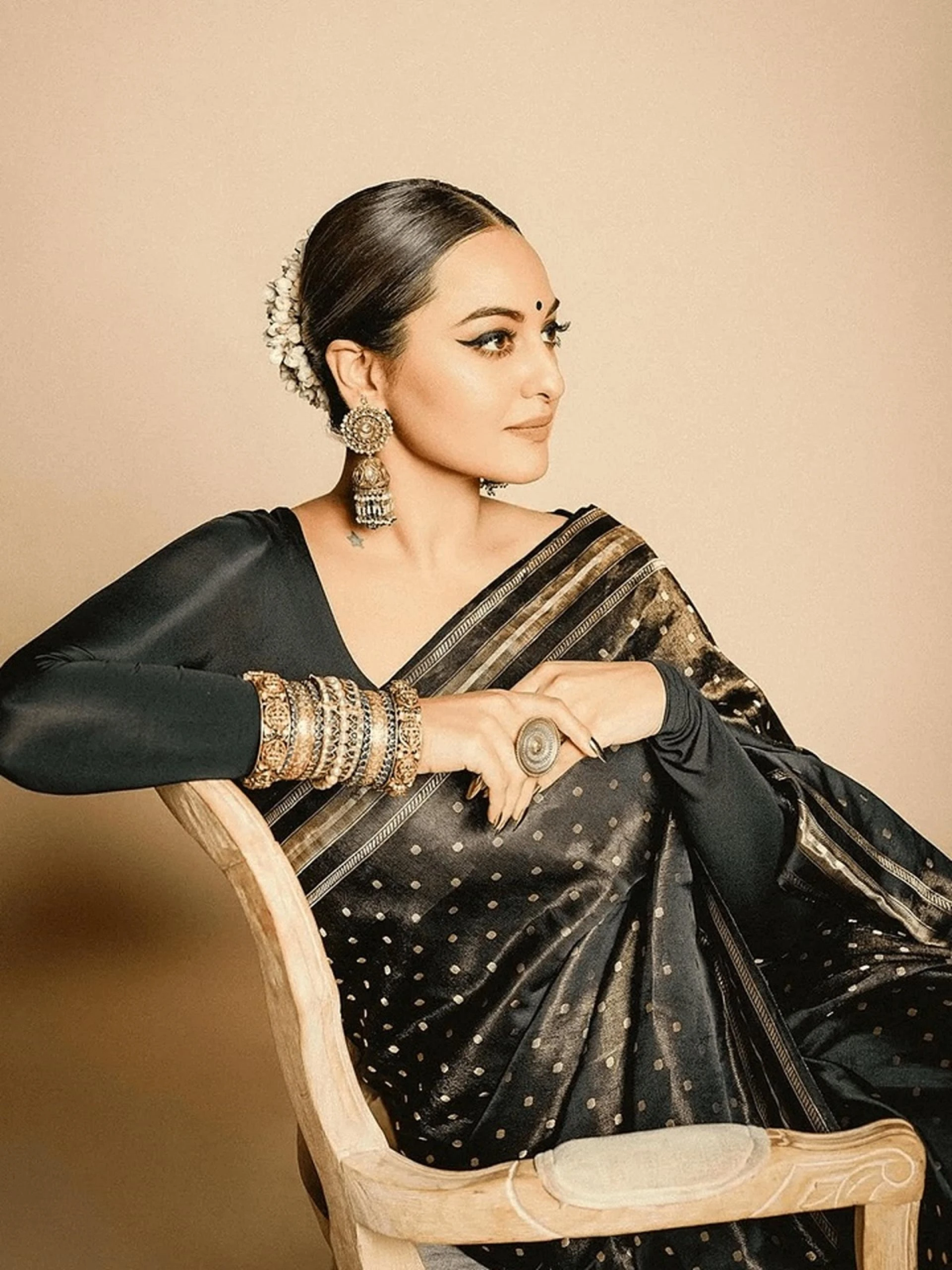 Banarasi Gets a Bold Revamp: Sonakshi Sinha's Art Deco Dream