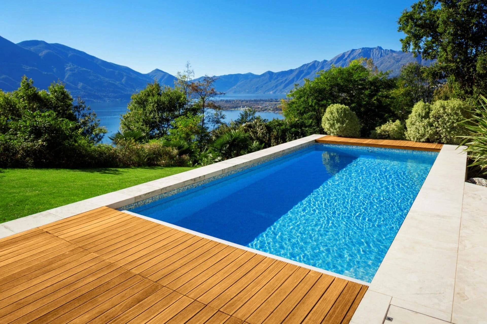 swimming pool company in Kentucky