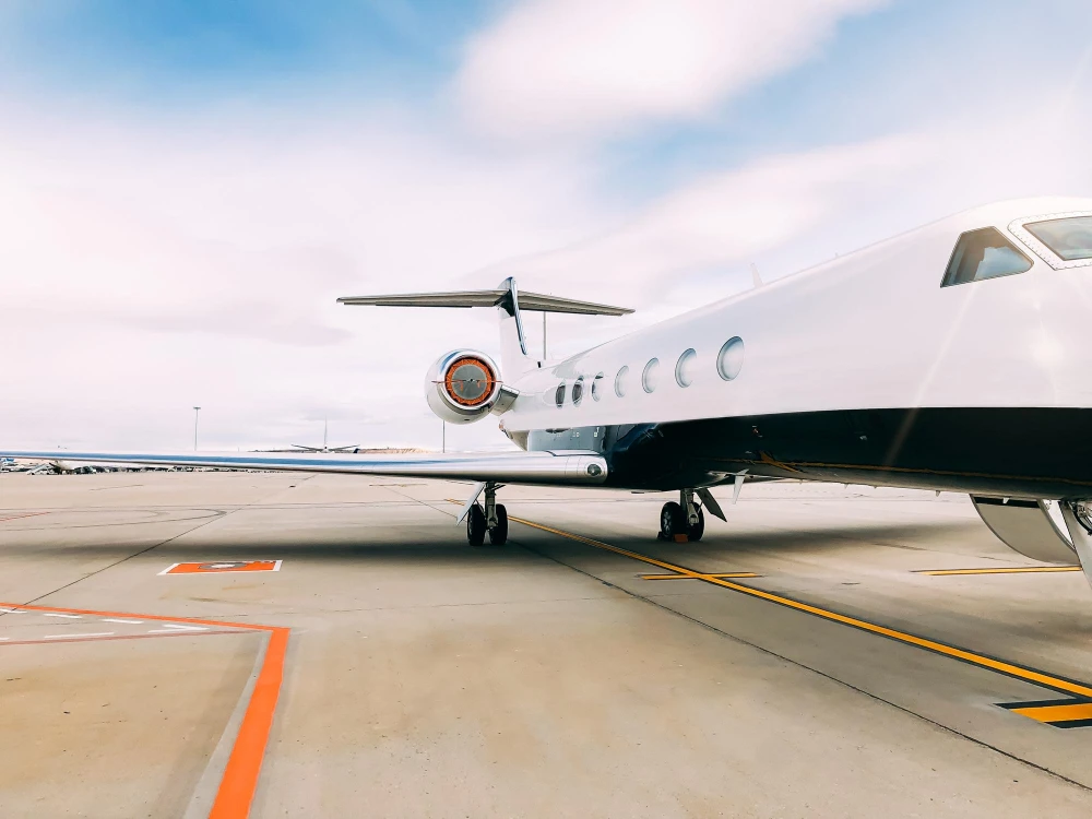 How Private Jet Brokers Can Help Businesses Travel