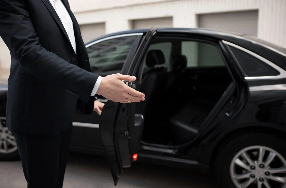 Navigating Ease: Todmorden Airport Taxi
