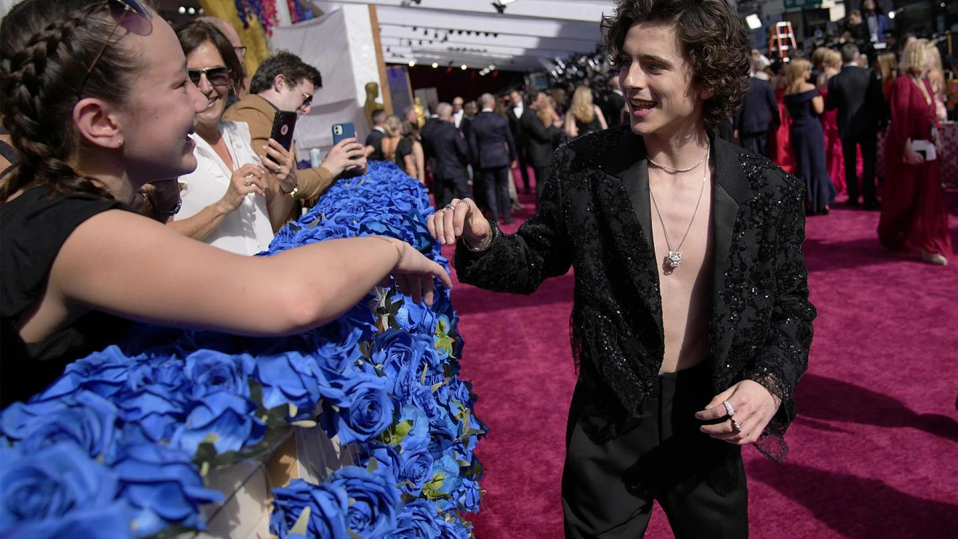 Vai diễn The Flash đã đưa tên tuổi Ezra Miller nổi đình nổi đám toàn thế giới