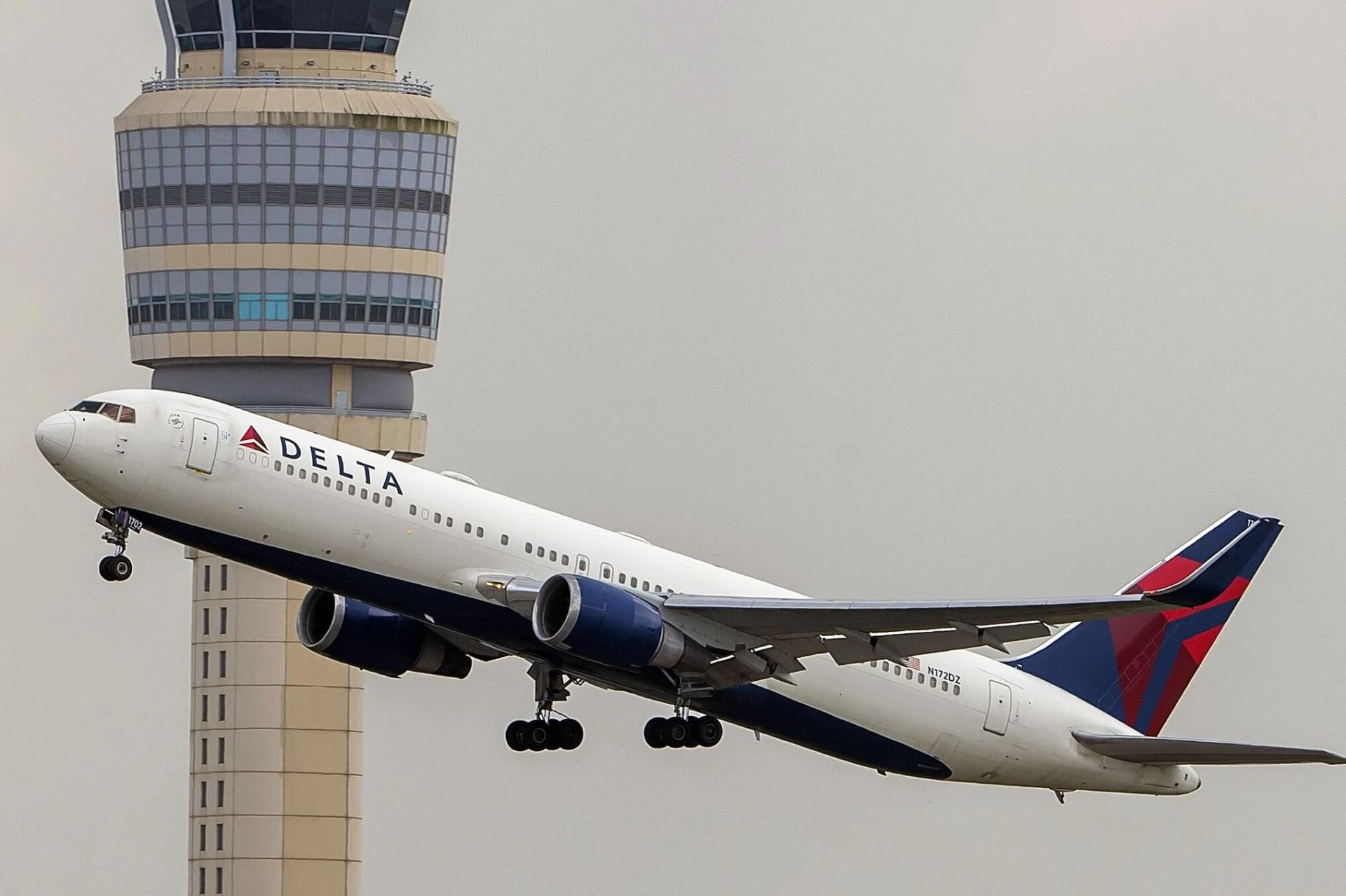 About Delta Airlines reservationss In-flight Services +1800-221-1212