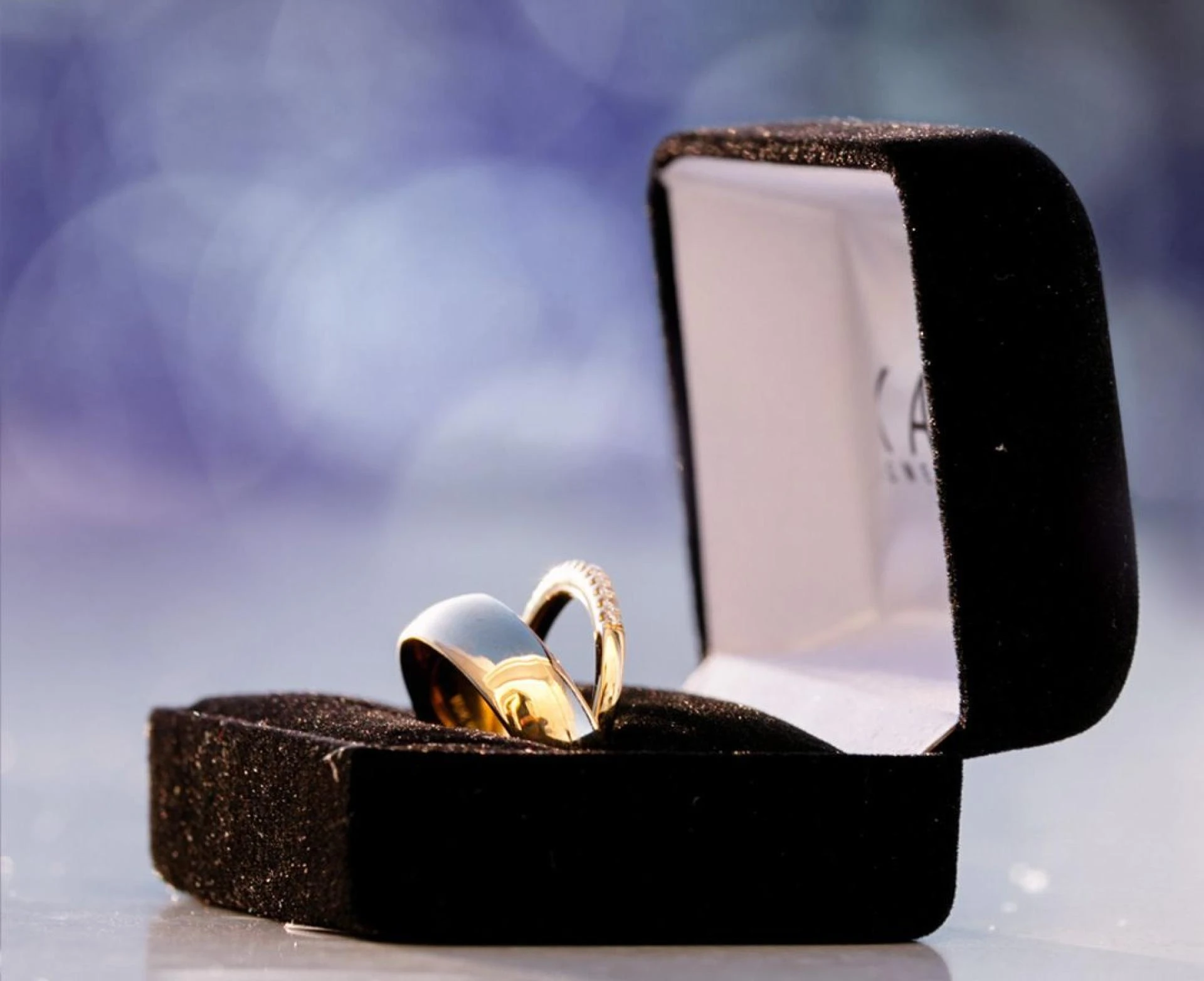 The Ultimate Guide to Captivating Jewelry Product Photography with Domyshoot