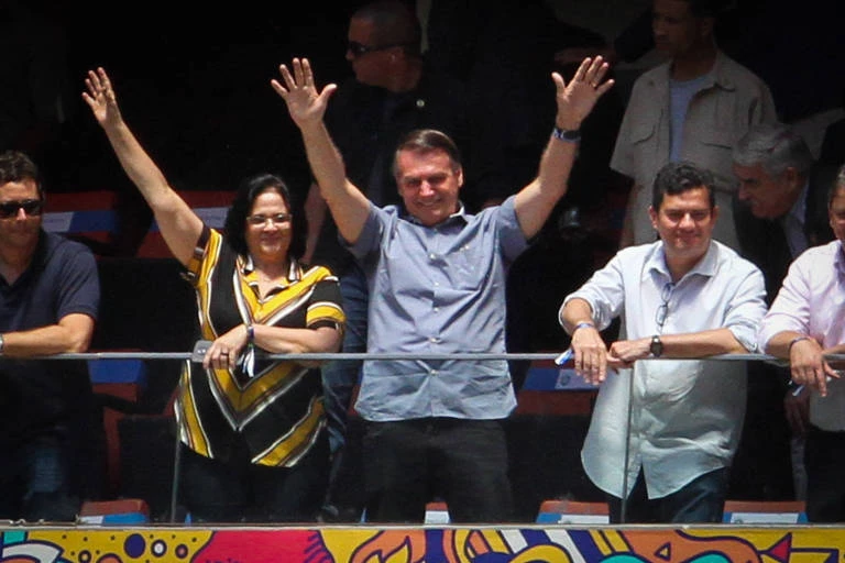 Fase vencedora do Flamengo será usada por políticos em eleição no Rio