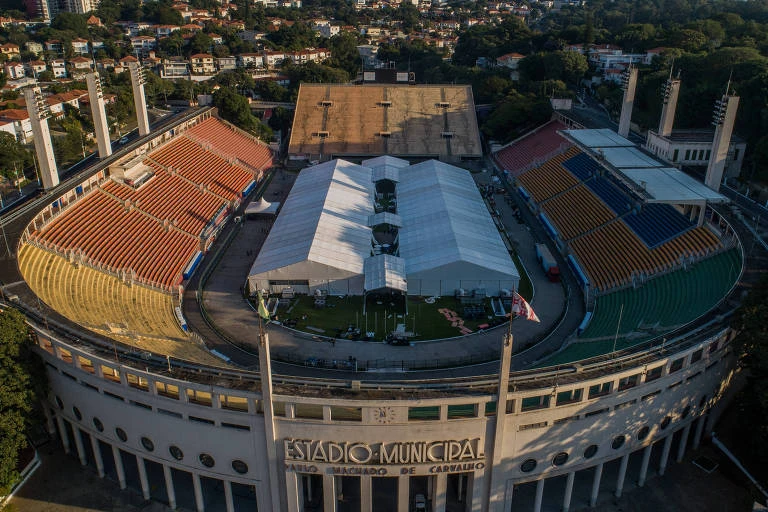 Férias de atletas terminam em meio a bate-cabeça sobre volta do futebol