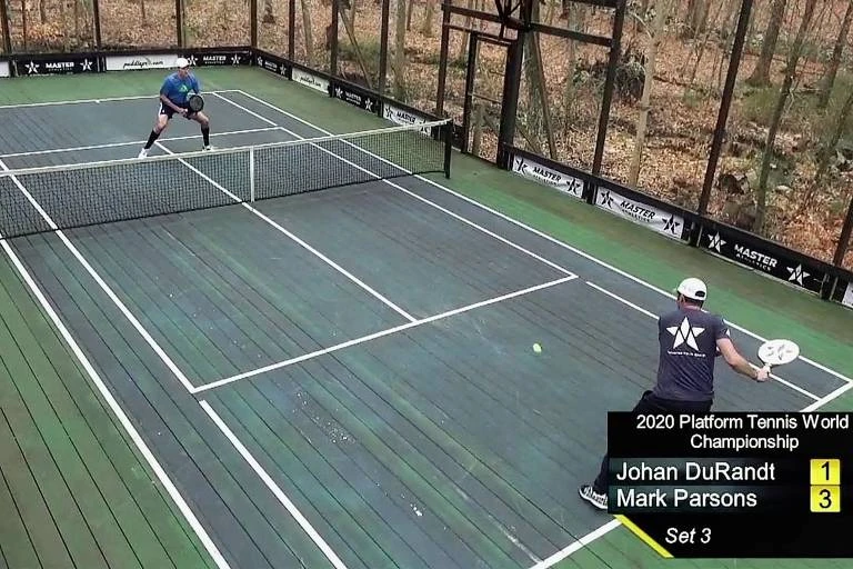 Em meio à pandemia, torneio de tênis em quintal é transmitido ao vivo