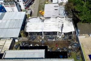 Familiares de vítimas de incêndio são barrados no CT do Flamengo