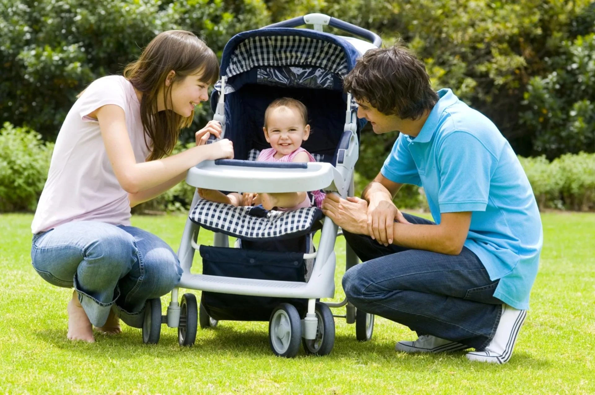 Tips for Keeping Your Baby Safe with the Best Strollers