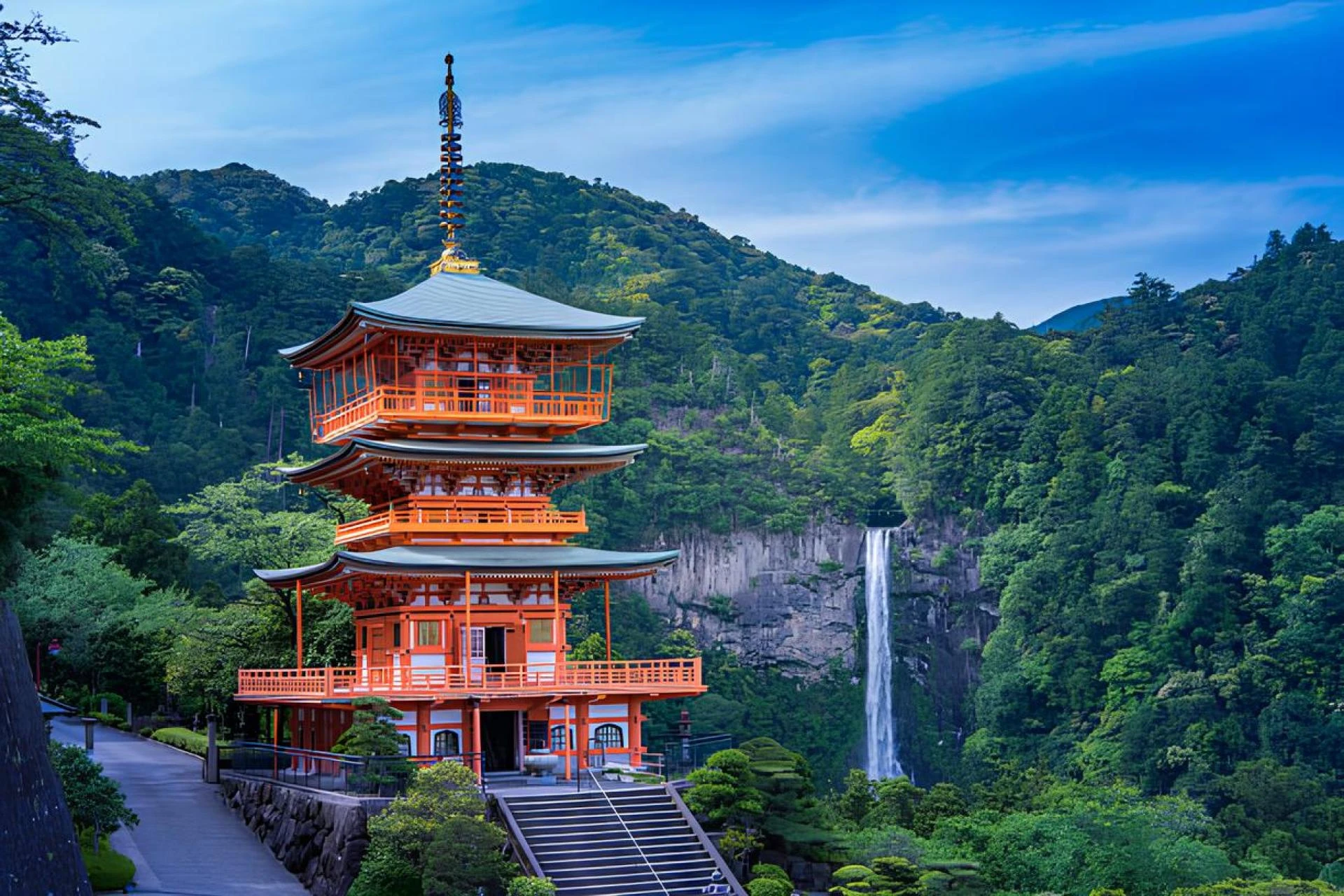 The 10 most beautiful waterfalls in Japan