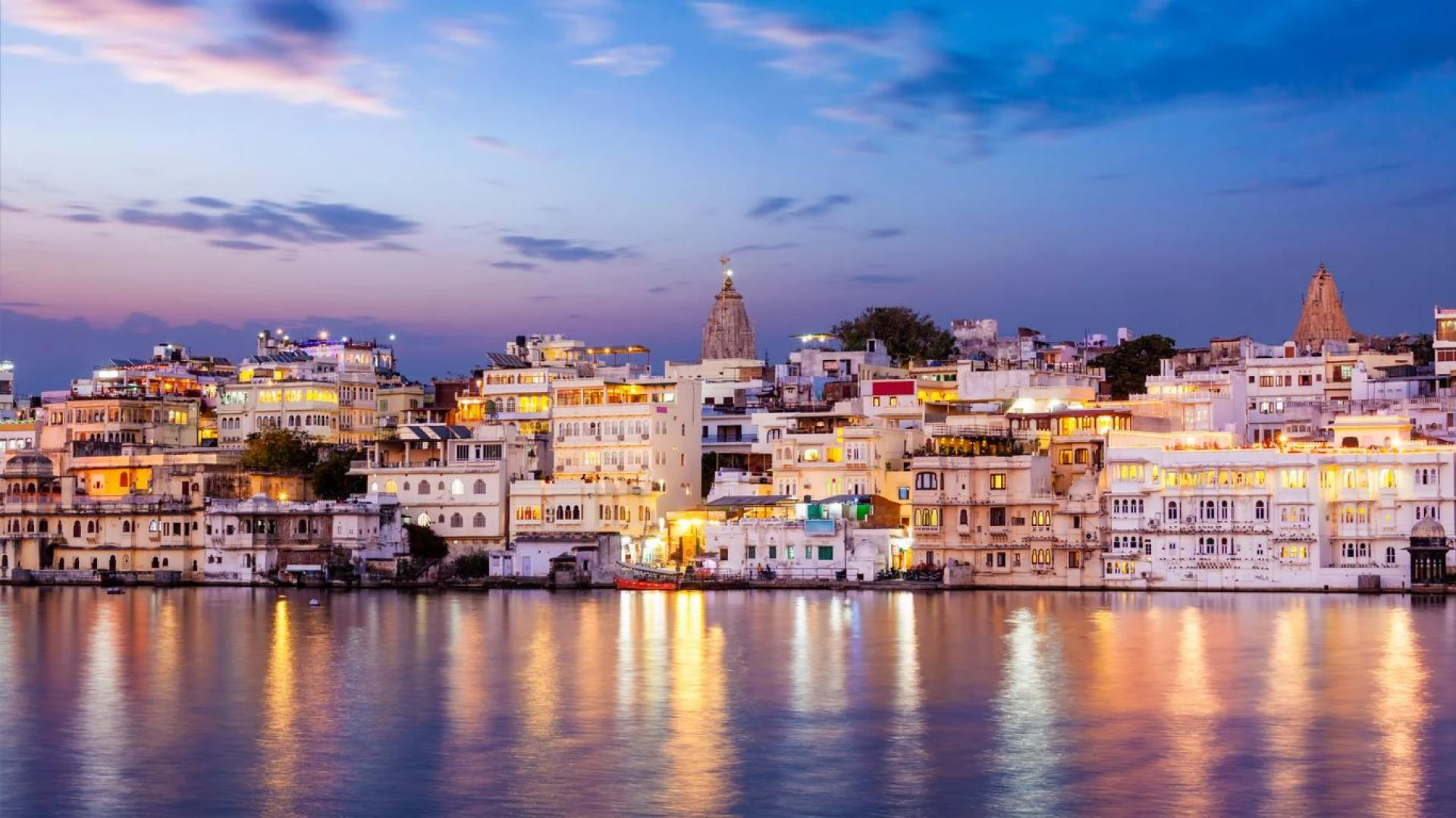 Your Gateway to Udaipur: Car Rental Tips and Tricks