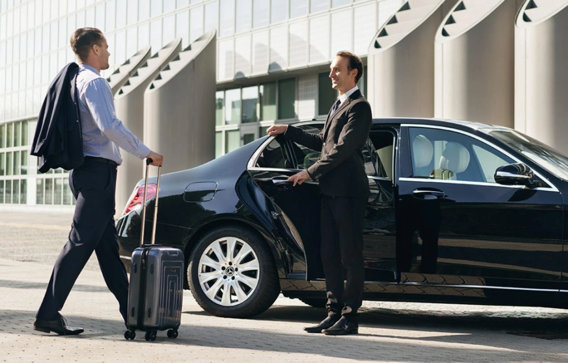 Choosing the best and luxury car services to choose at the best budget