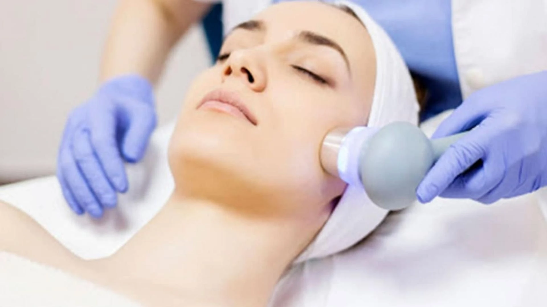 Glow Up Your Skin: Carbon Peeling Treatment in Udaipur