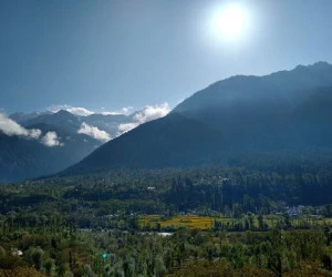 “Discover Opulence in Paradise: Luxe Escapes at Pahalgam's Finest ResortsUnveiling the Jewel”