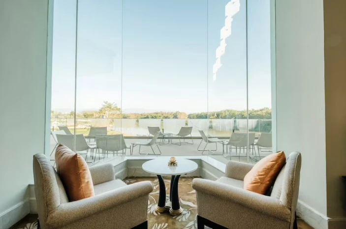 Types of Bay Windows and Bow Windows and Their Distinctions