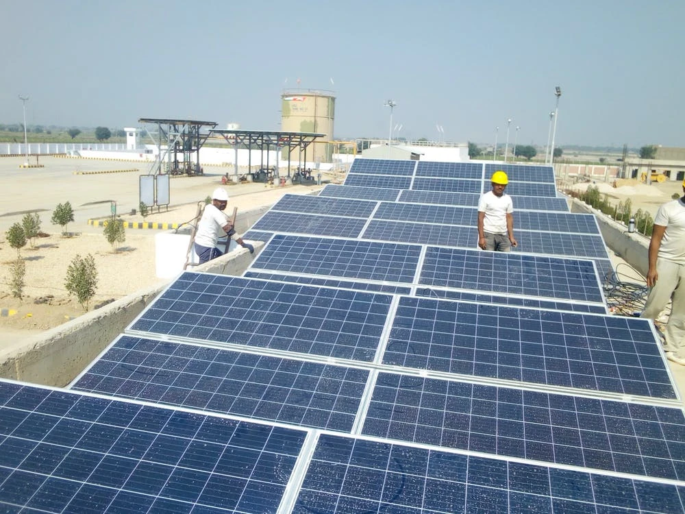 5 benefits of installing commercial solar system at your rooftop