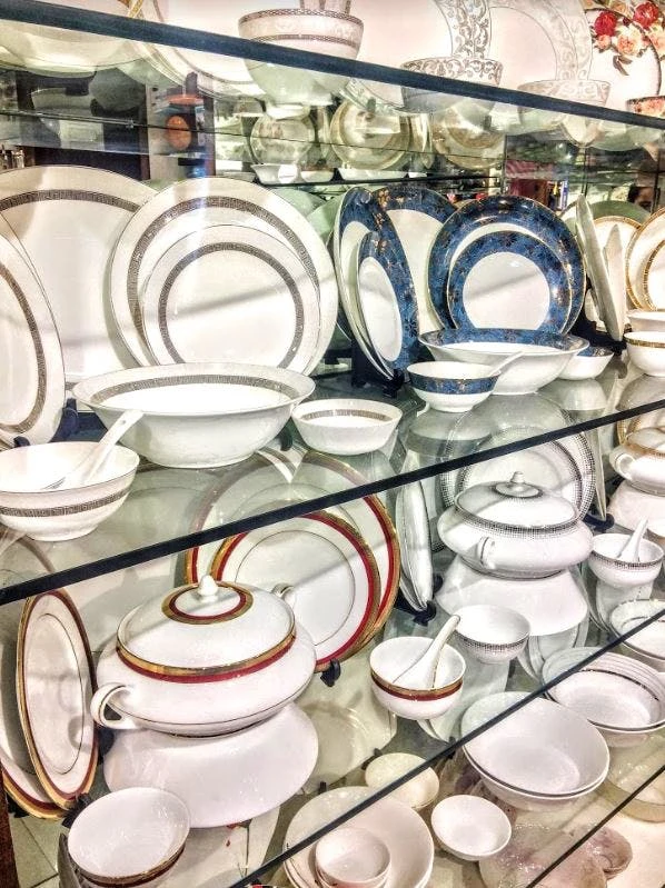Why is it Essential to Have Proper Serveware?