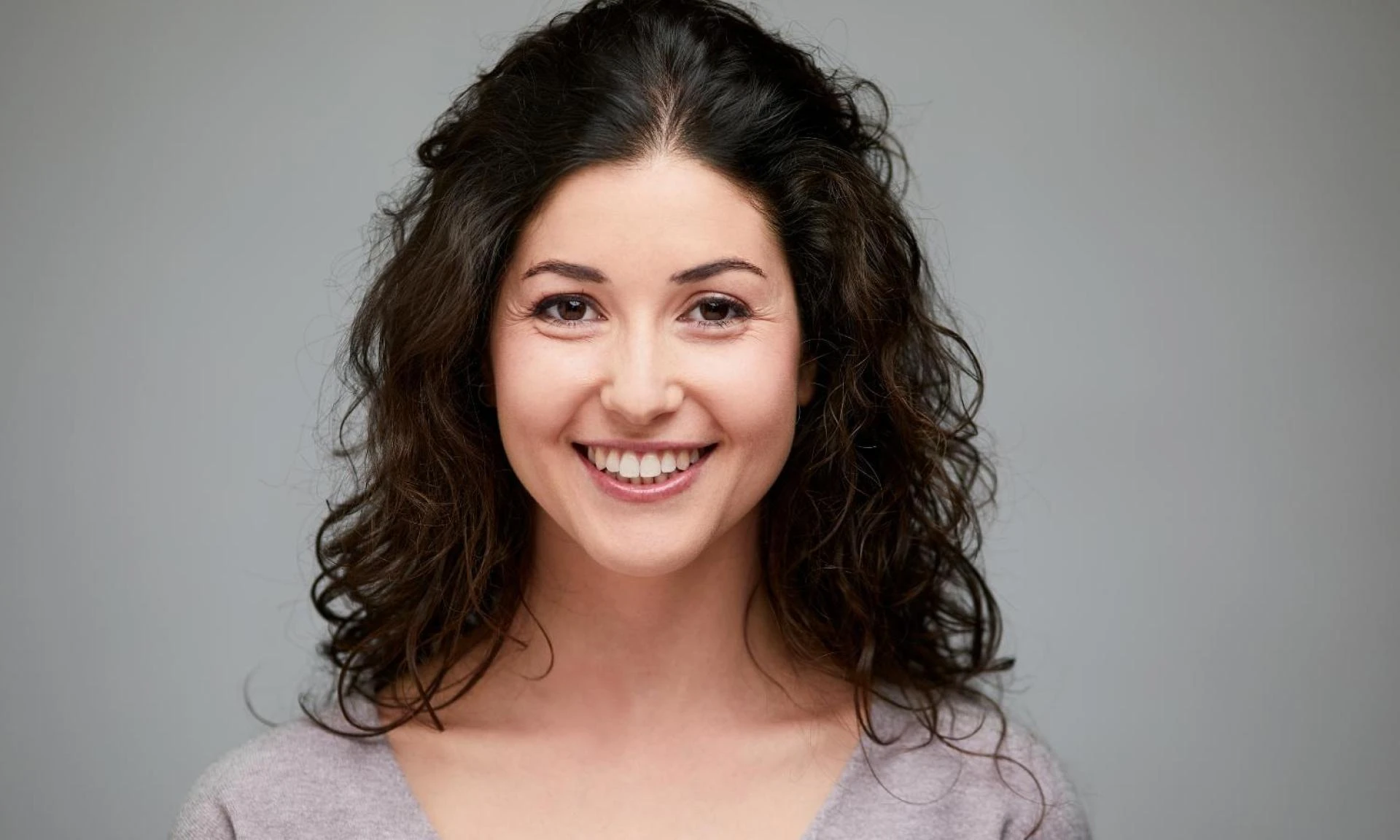 Mastering Your Professional Image: The Impact of Resume Headshots on Personal Branding