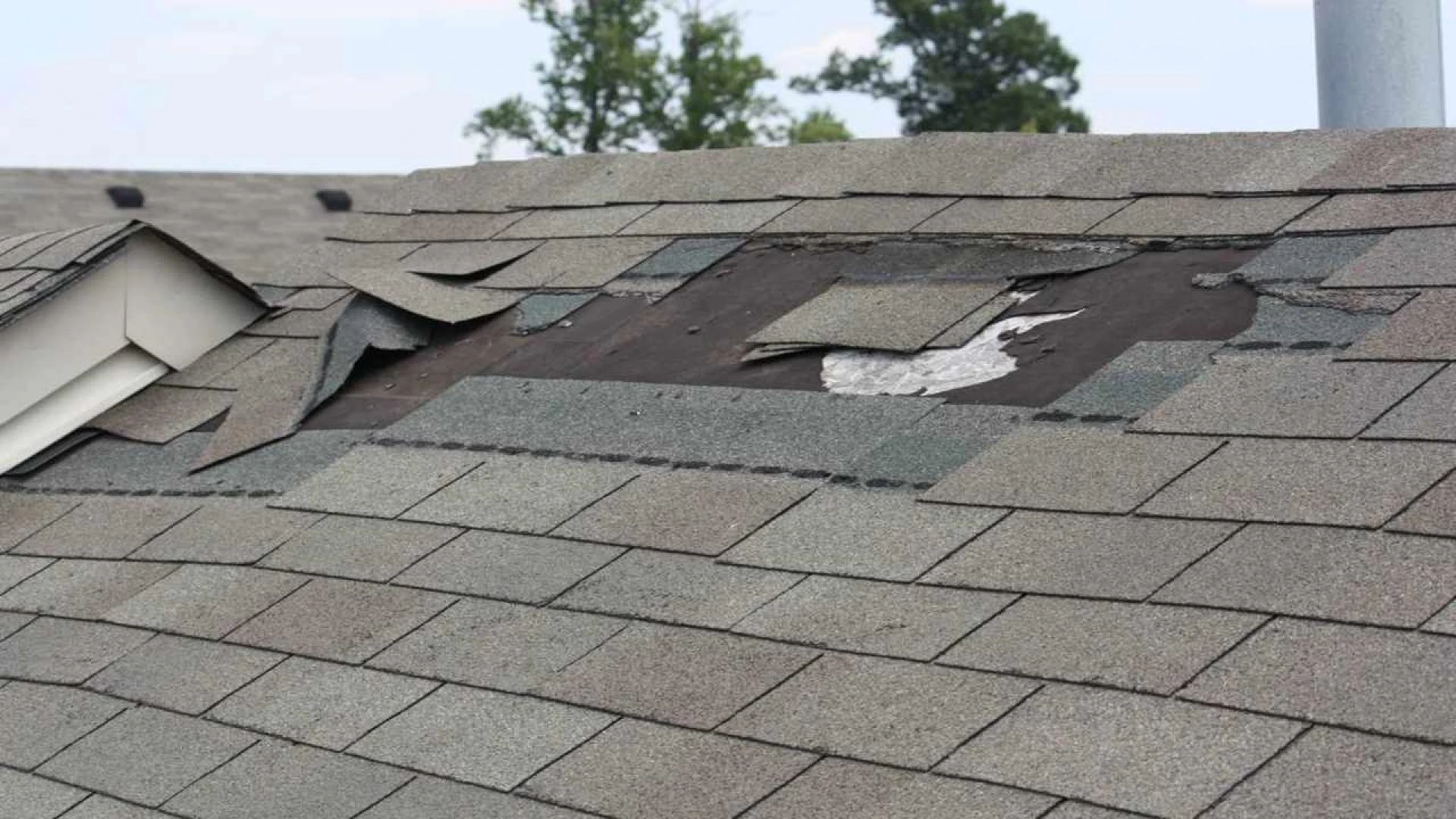 Complete Guide To How To Roof A House