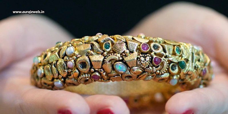 Buying The Perfect Traditional Indian Bangles - Aura Jewels