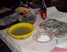 ORIGINAL SSD CHEMICALS SOLUTIONS AND ACTIVATION POWDER FOR CLEANING BLACK MONEY NOTES FOR ALL CURRENCIES .