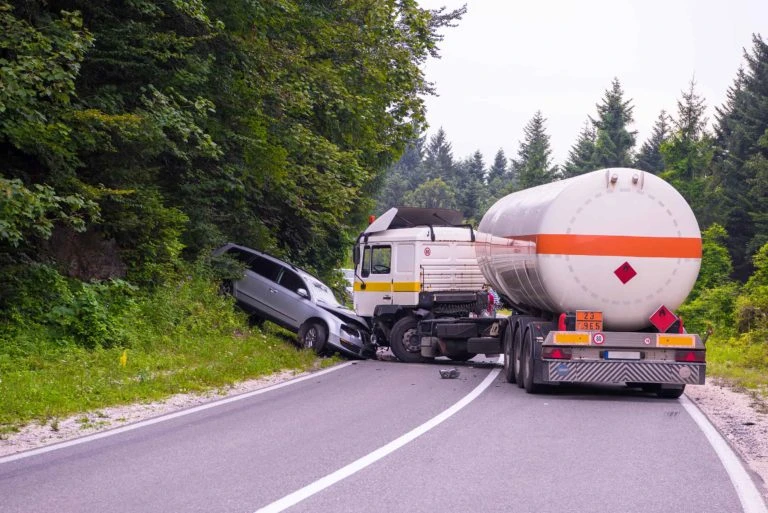 Understanding the Complexity of Big Rig Accidents: Why You Need an Attorney in Los Angeles