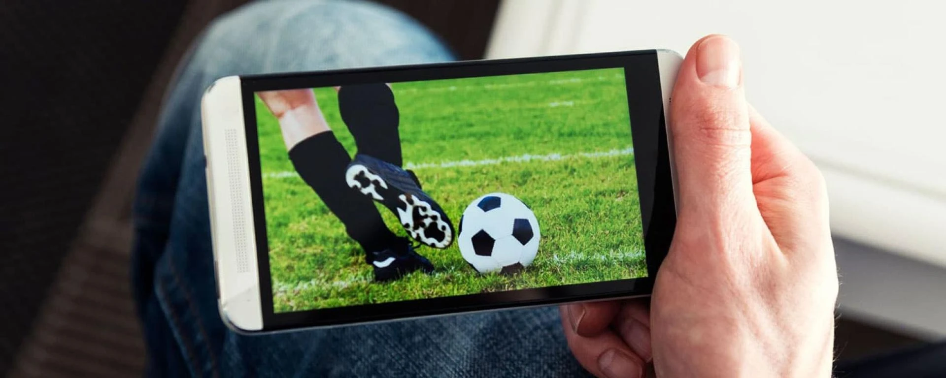 How to Watch a Football Live Stream From Home