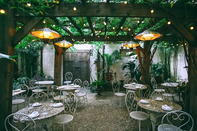 Why Book a Banquet Hall For Your Next Event?