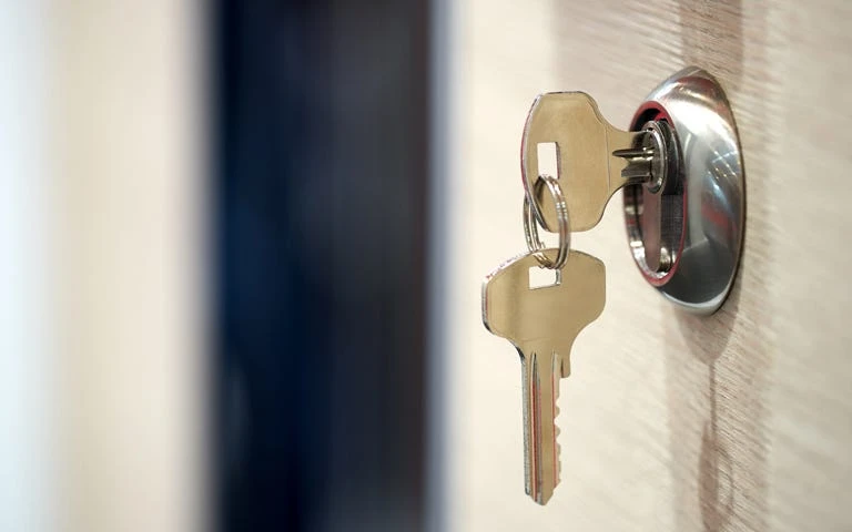 Hire a competent Dubai locksmith and fix common lock issues effectively