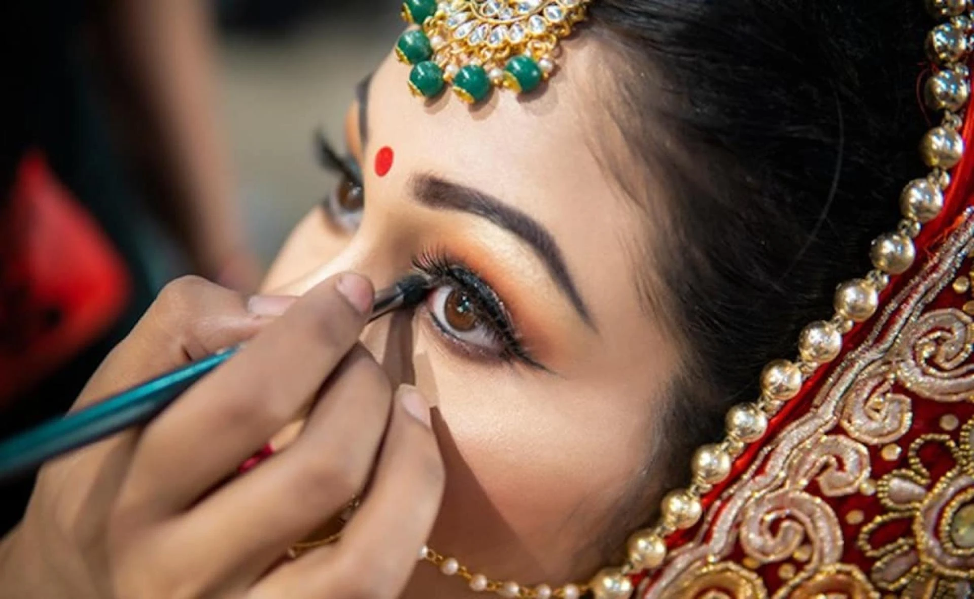Bridal Makeup Packages in Noida: What to Expect and How to Pick the Right One