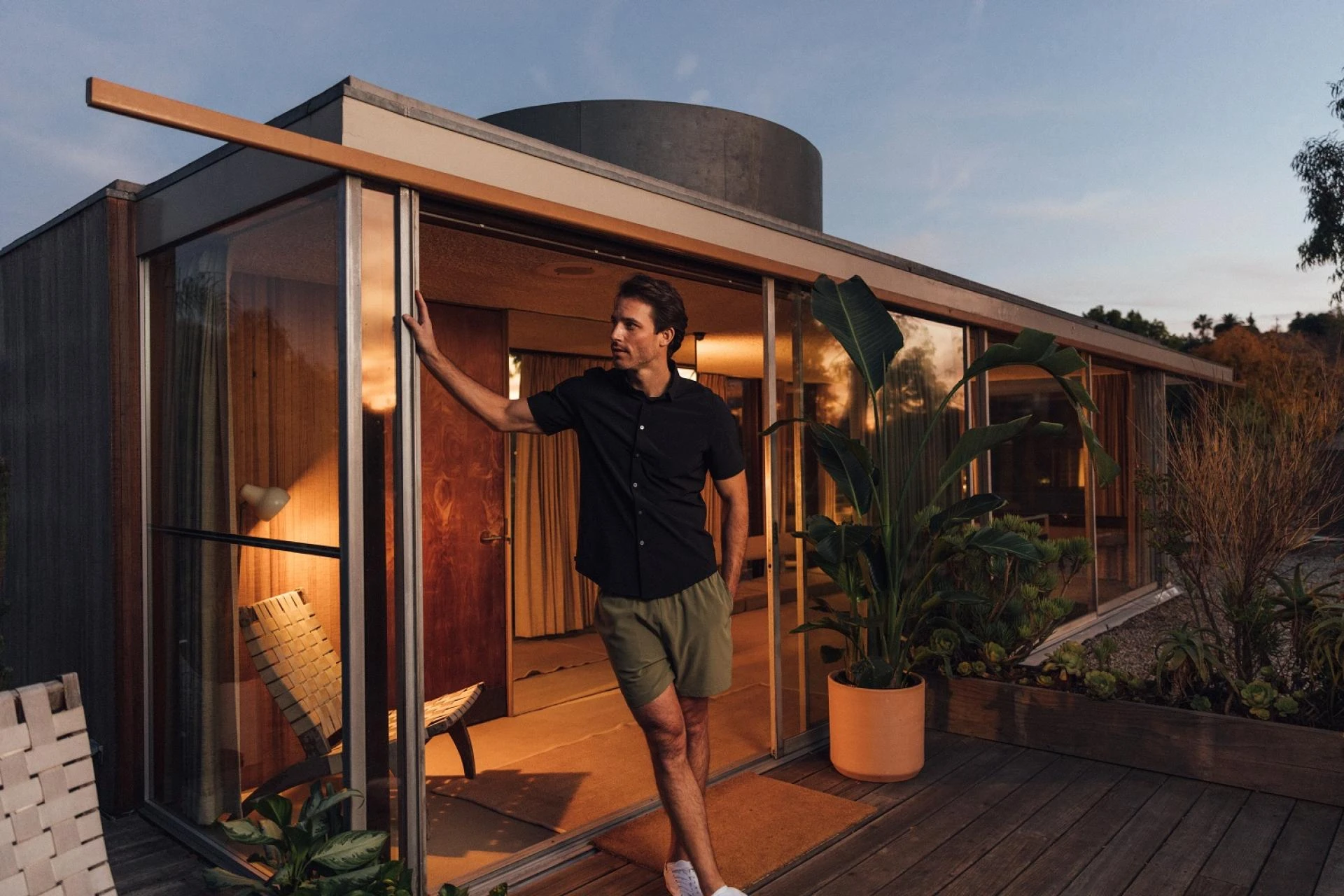 How to Balance Versatility and Style for the Spring Season