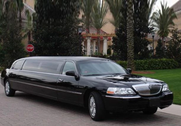 Hire the Oakville Limo Service for all School Events and Occasions