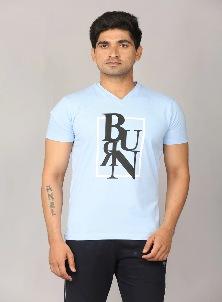 5 Ways to Explore the Diversity of Men's V-neck T-Shirts