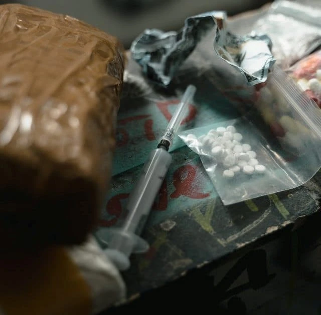 The 2 Major Categories of Addictions