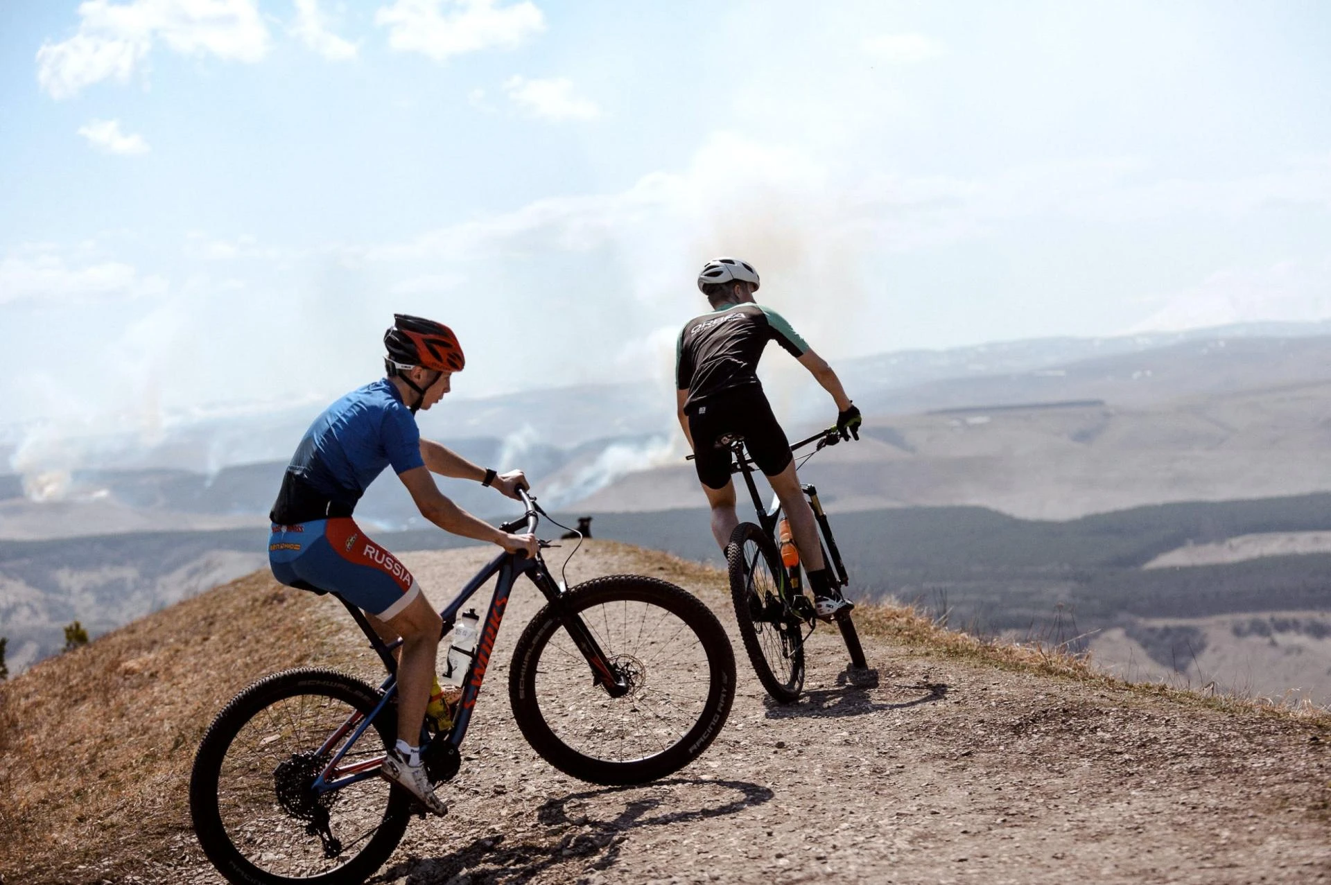 Chasing Snowflakes on Two Wheels: Unveiling the Top Winter Cycling Routes in the USA