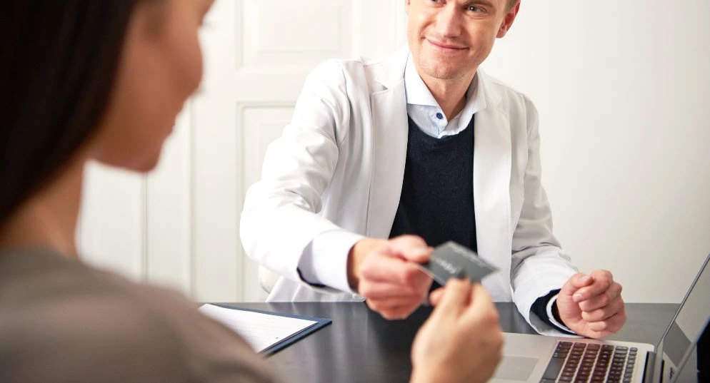 Here is How to Use Interactive Ads with AR Cards